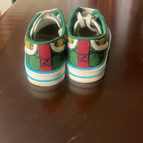 New Canvas Gucci Sneakers
61/2
Worn Twice
Multi Colored - Picture 4 of 4